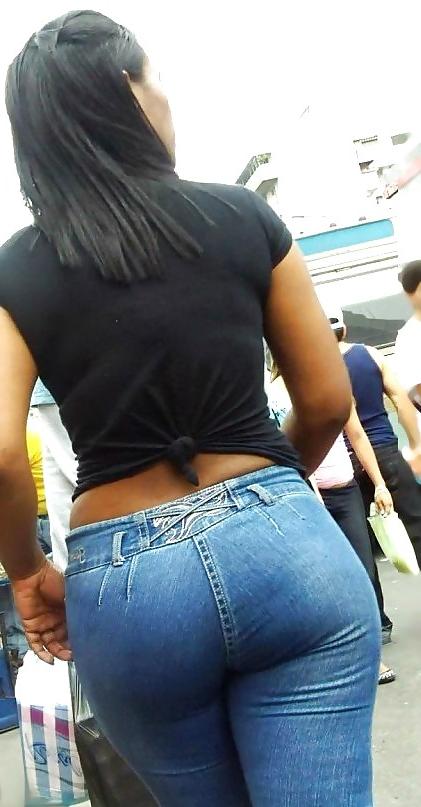 25P Girls in tight pants 17