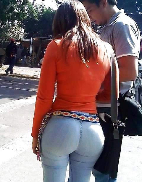 25P Girls in tight pants 17