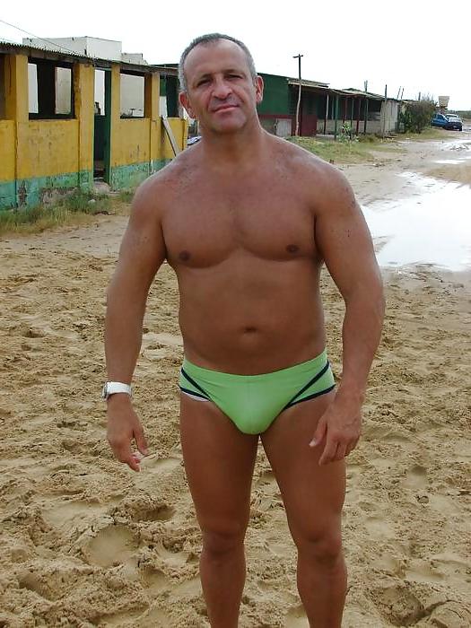 25P Pool, Beach, Shower. A Sunny Day