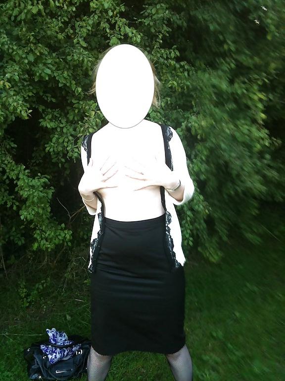 4P Sexy Slut Flashing Tits Outdoors