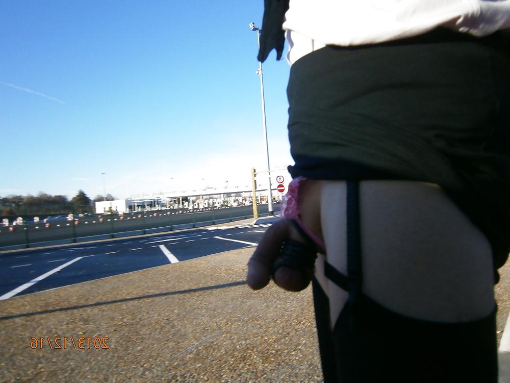 11P Outdoor exhib sexe public masturbation cock flash