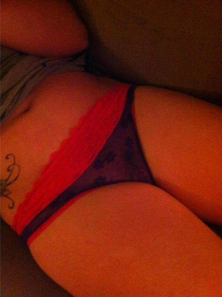 8P Horny Sexy Scottish Wife Flashing Upskirt