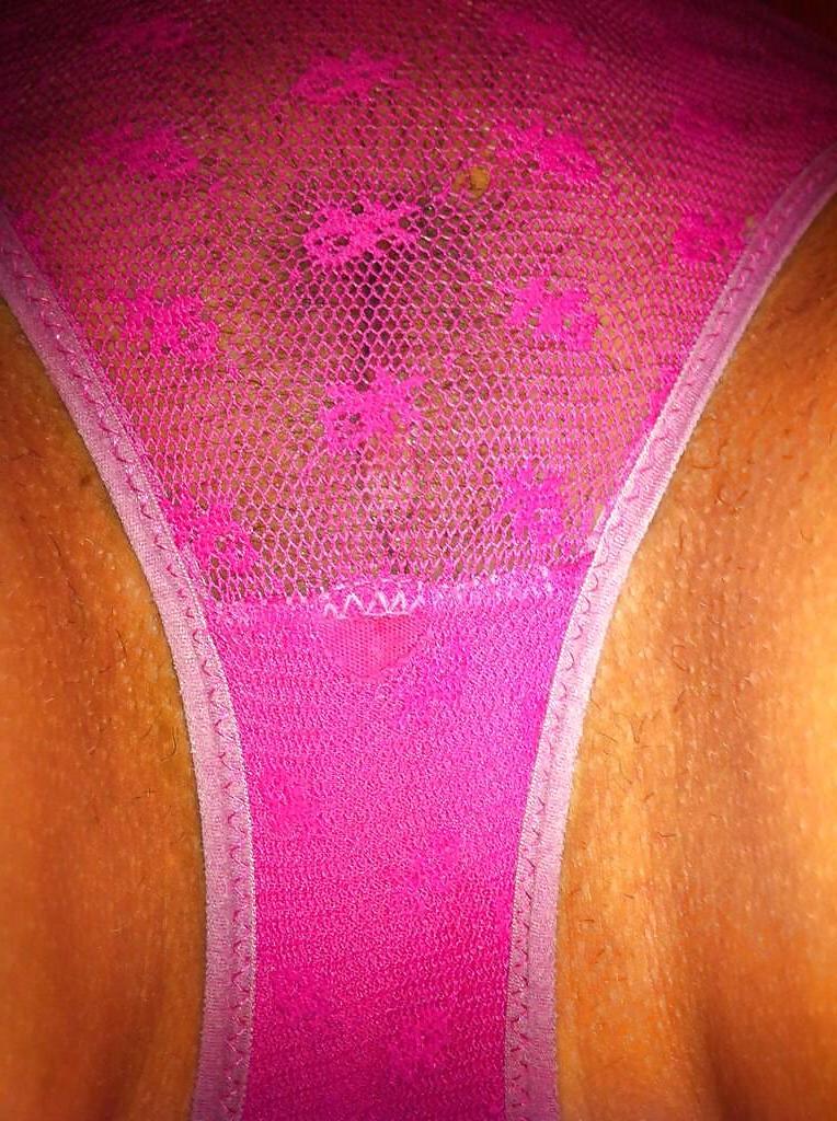 8P Horny Sexy Scottish Wife Flashing Upskirt
