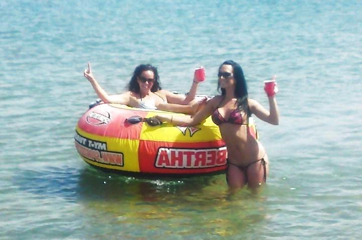 25P Une couple de photo de moi sa beach pcq la i fait trop fret 