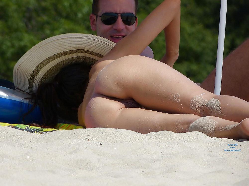 10P Nude beach