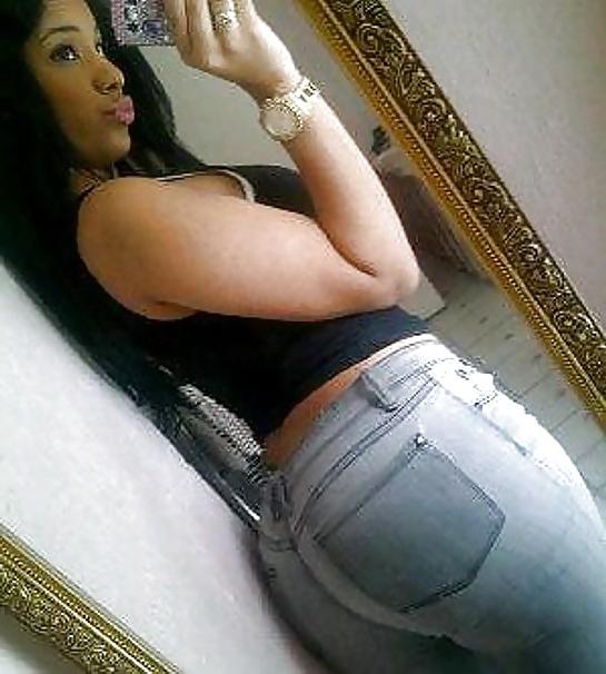 25P Girls in tight pants 10