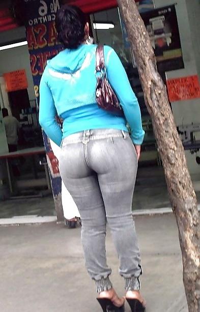 25P Girls in tight pants 10