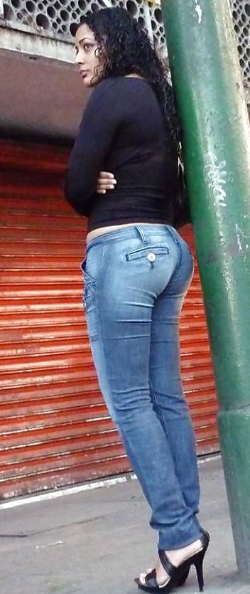 25P Girls in tight pants 10