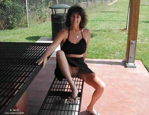 25P PUBLIC UPSKIRT NO PANTIES ALLOWED AMATEURS ONLY part one