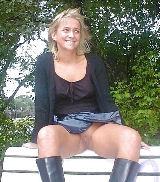 25P PUBLIC UPSKIRT NO PANTIES ALLOWED AMATEURS ONLY part one