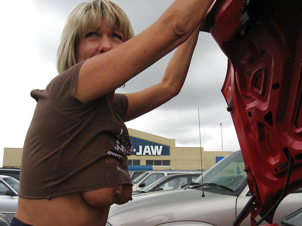 25P All truckers like to be flashed