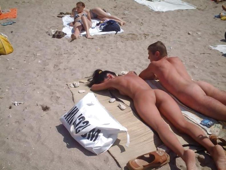 25P Nudist Beach Fun