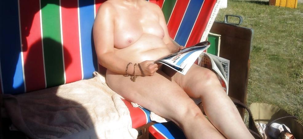 12P My whore naked on the beach yesterday