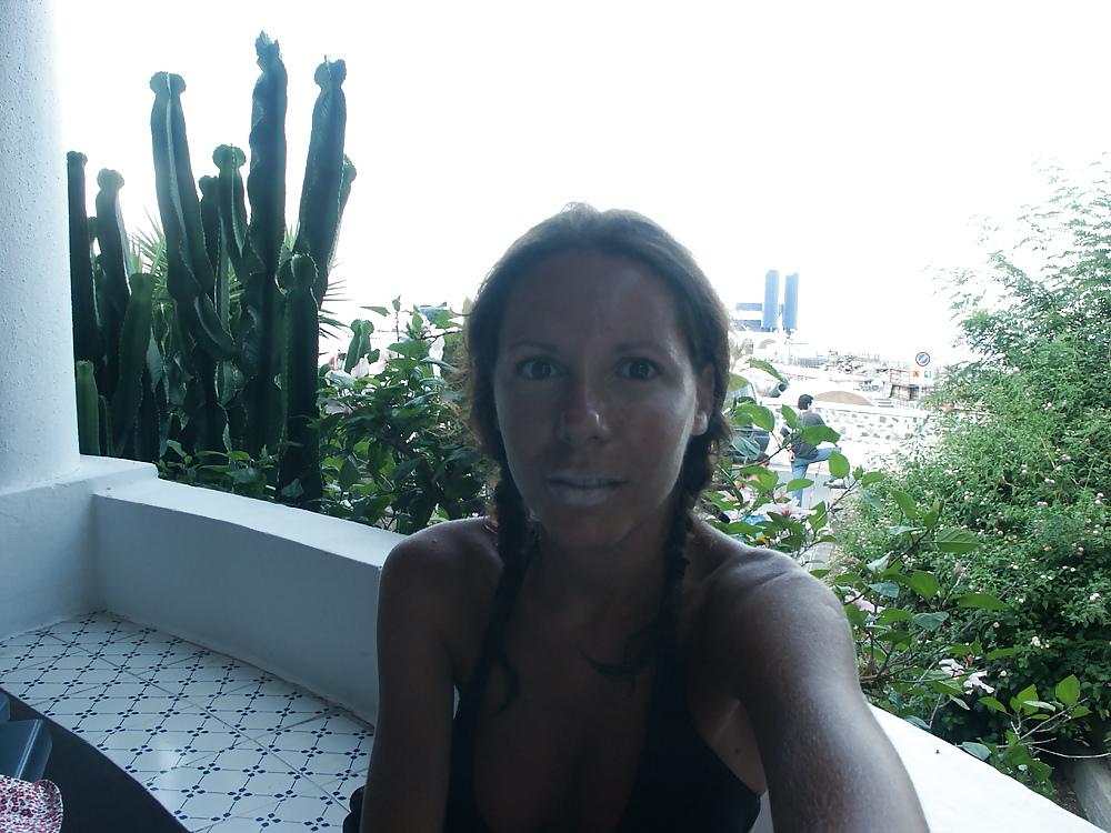 25P Holiday Milf