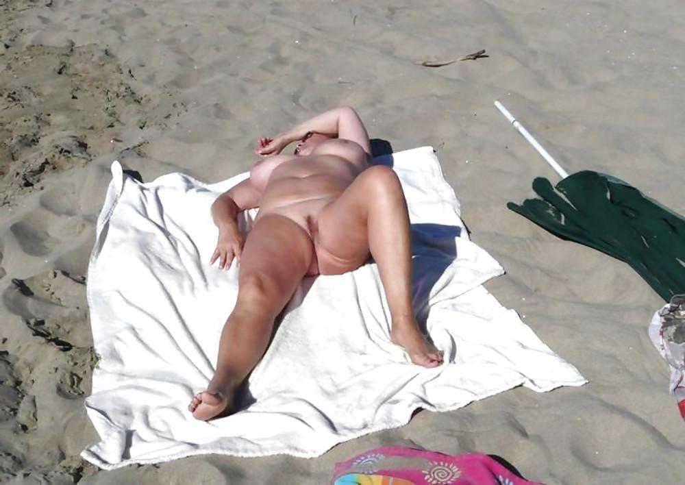 25P On the beach 12