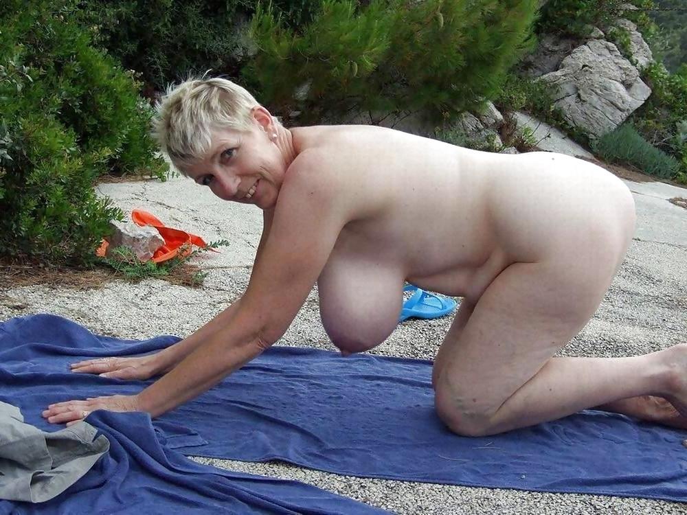 25P On the beach 12