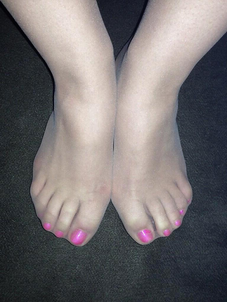 6P Sexy Scottish Nylon Wife Legs Feet
