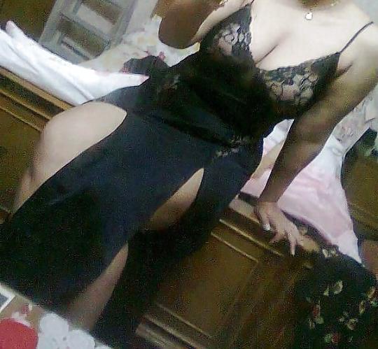 24P Arab woman