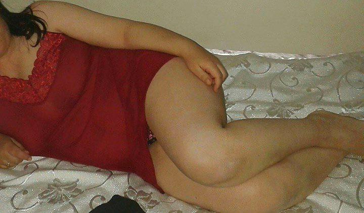 24P Arab woman