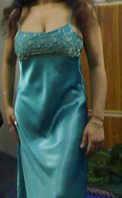 24P Arab woman