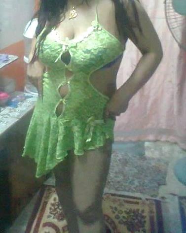 24P Arab woman
