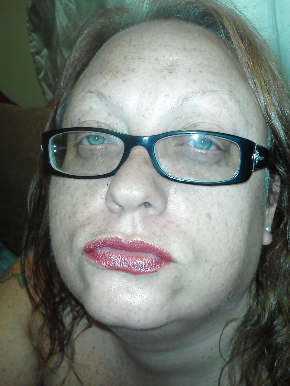 20P Lipstick fetish deep throat blowjob