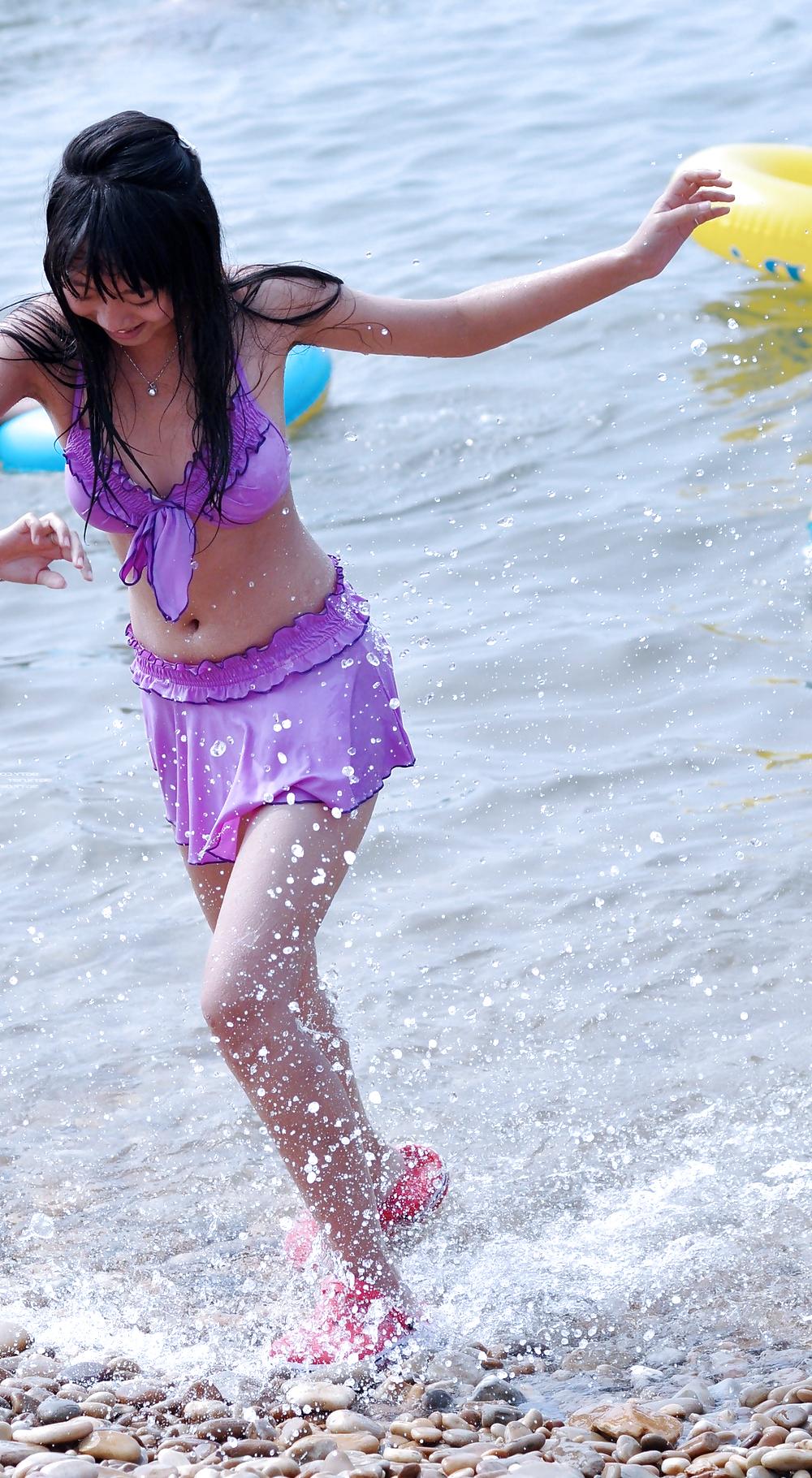 25P My visit to the beach (Beautiful Asians with Hairy Armpits)
