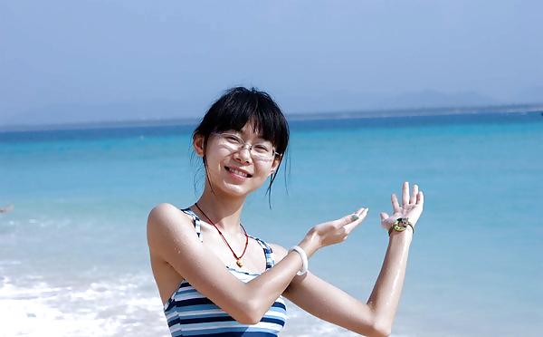 25P My visit to the beach (Beautiful Asians with Hairy Armpits)
