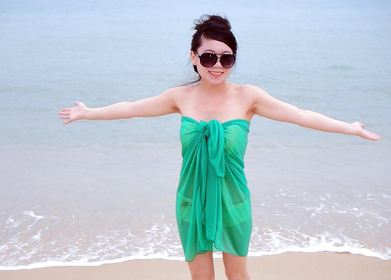 25P My visit to the beach (Beautiful Asians with Hairy Armpits)