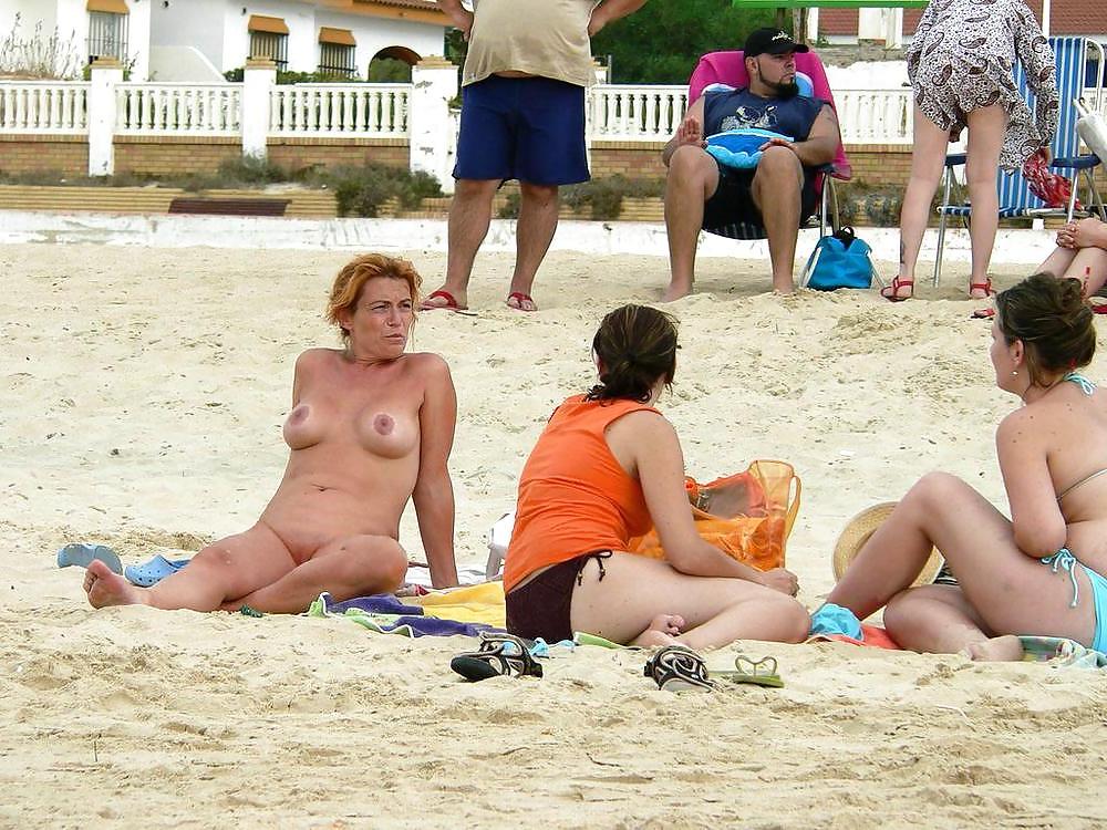 20P Naked beach 69.