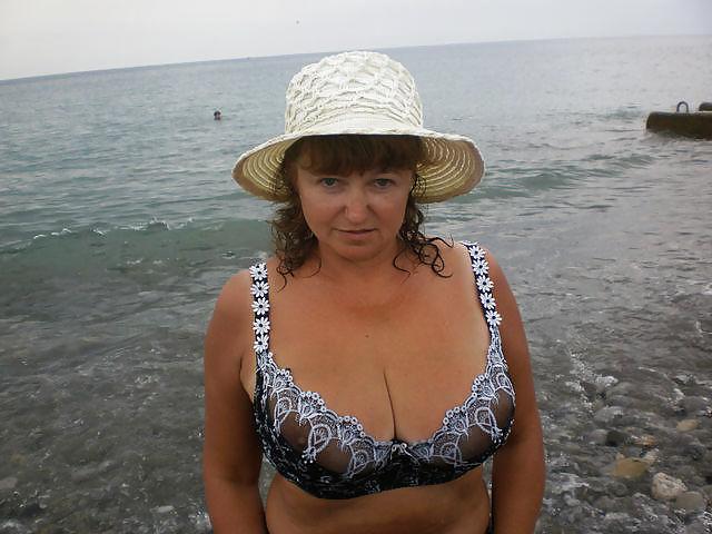 24P Busty Russian Woman 1279