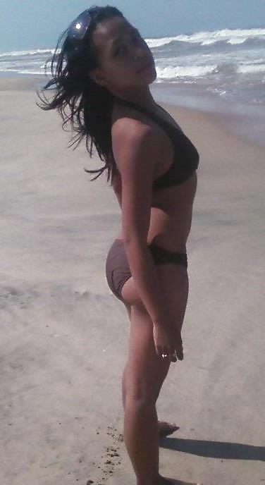 17P Madagascar :  on the beach