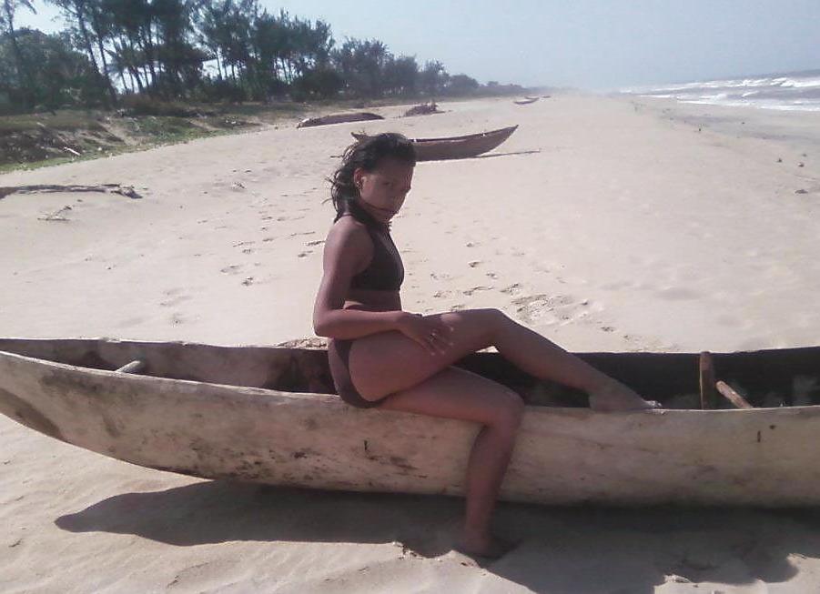 17P Madagascar :  on the beach