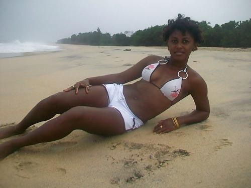 17P Madagascar :  on the beach