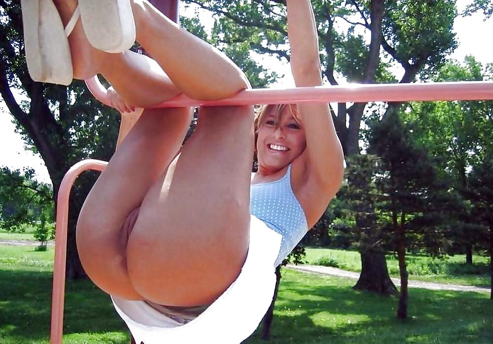15P Upskirt No Pants 26