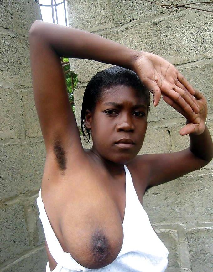 25P Girls with hairy, unshaven armpits E