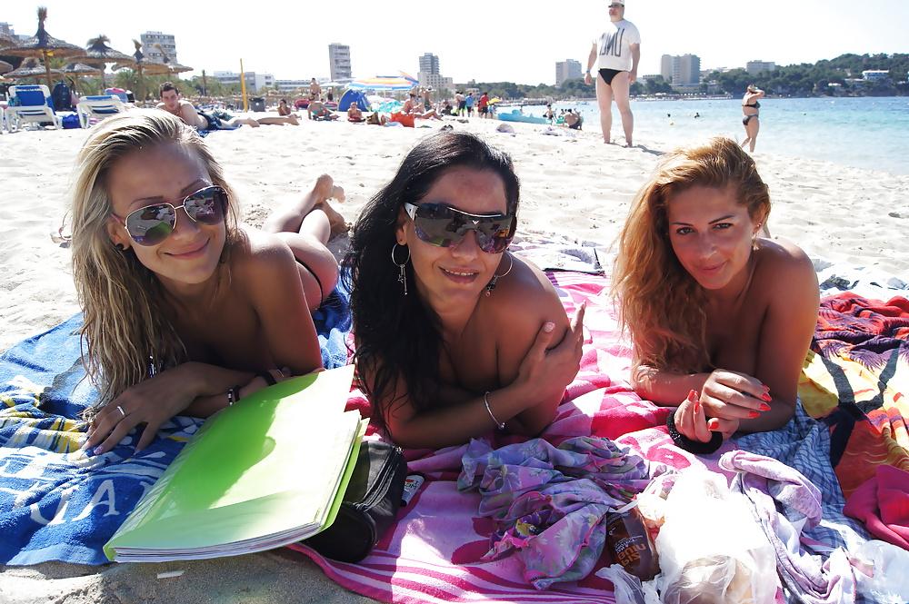 10P Topless beach fun
