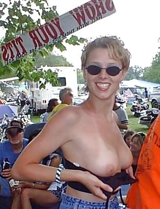 25P Boob flash 2