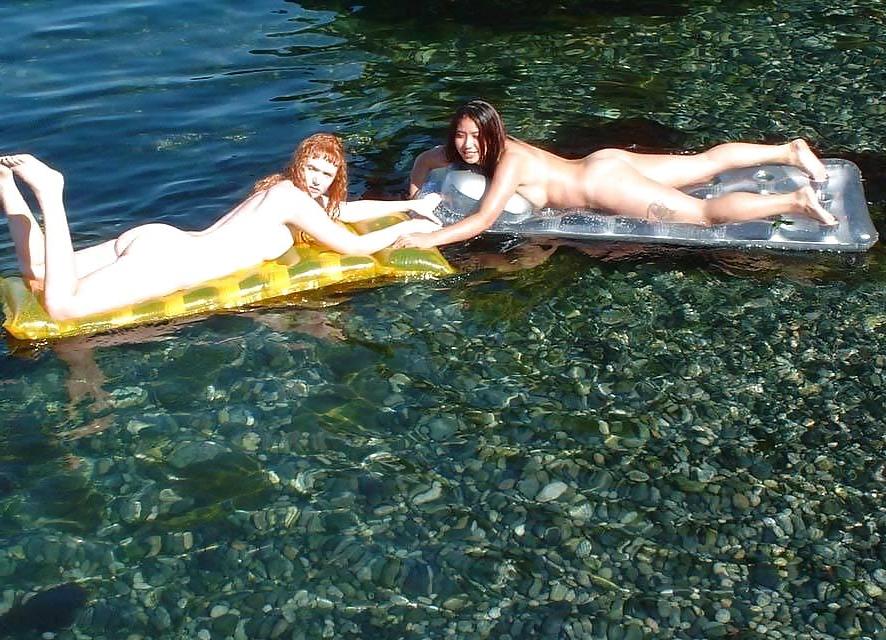 25P Nudist Beach Fun