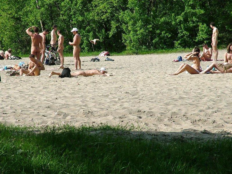 25P Nudist Beach Fun