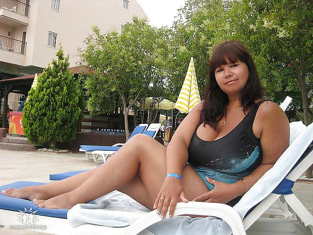 24P Busty Russian Woman 1642