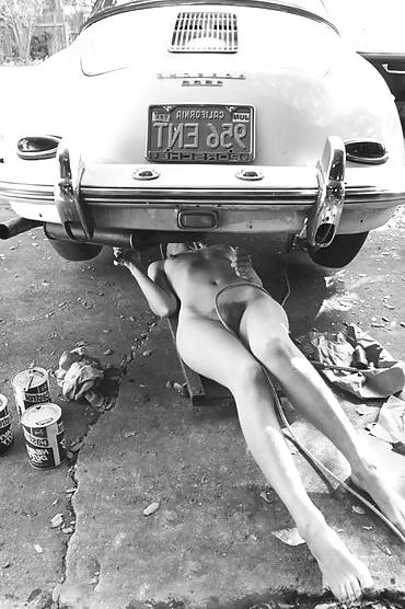 25P Black and White 935! (Tasteful Nude Woman 1)