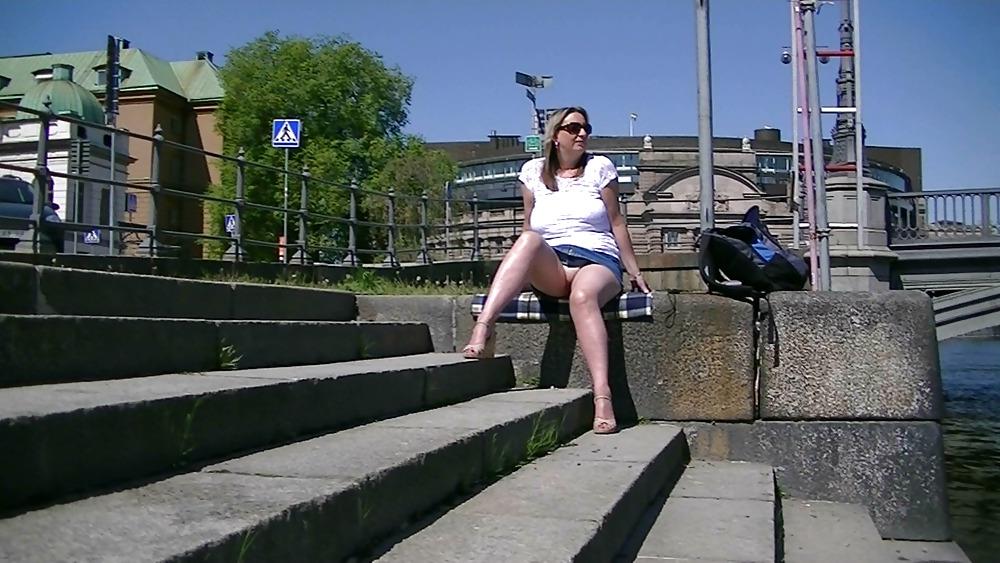 25P Milf mia flashing see through