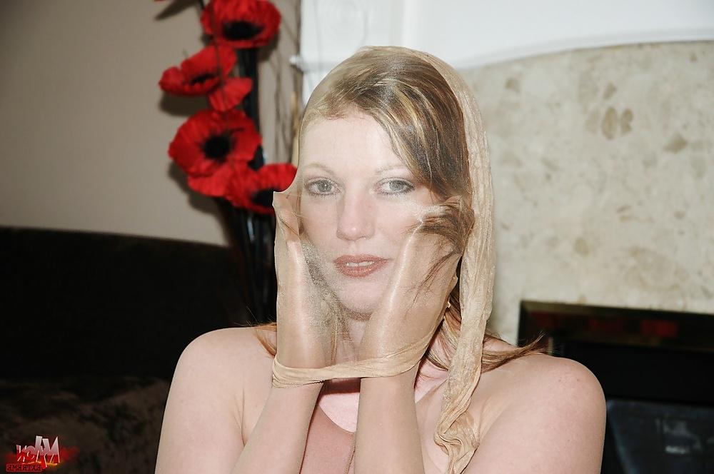 25P Holly Kiss encased in nylon with toy