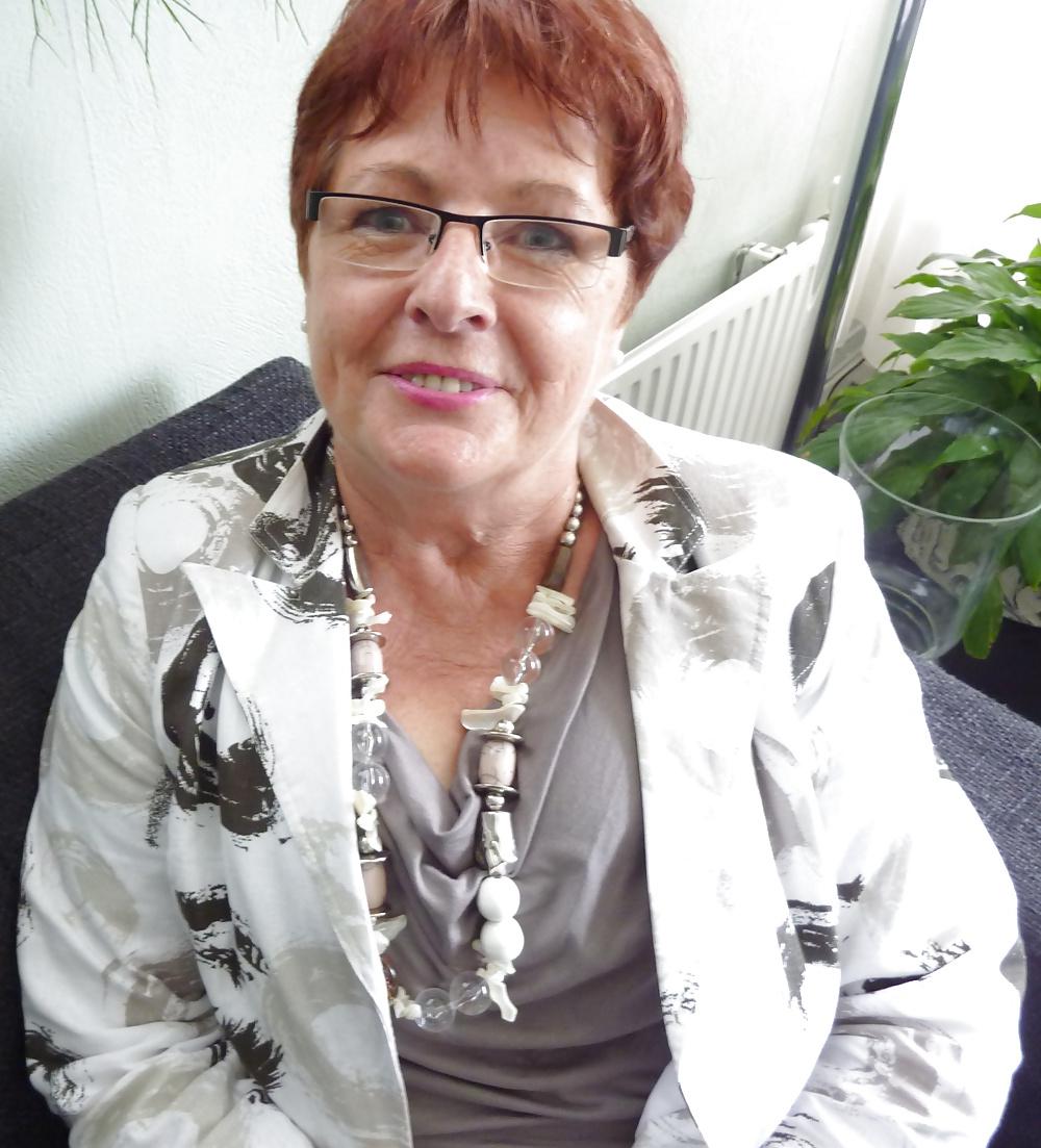 13P Nice woman of 58 years