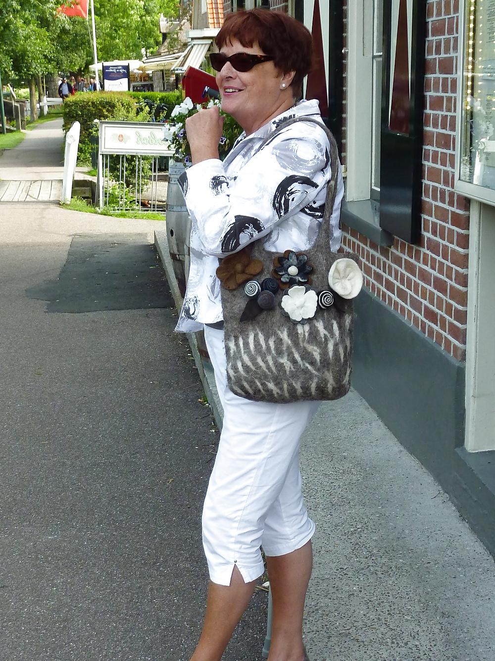 13P Nice woman of 58 years