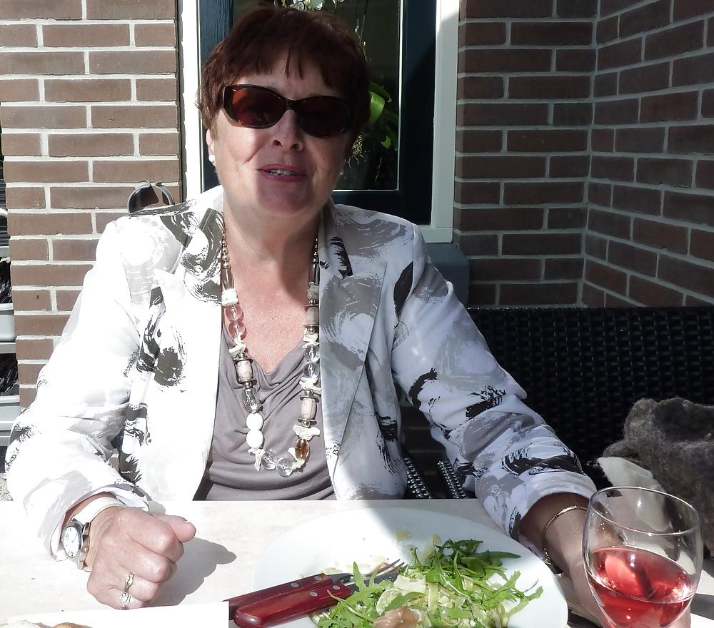 13P Nice woman of 58 years