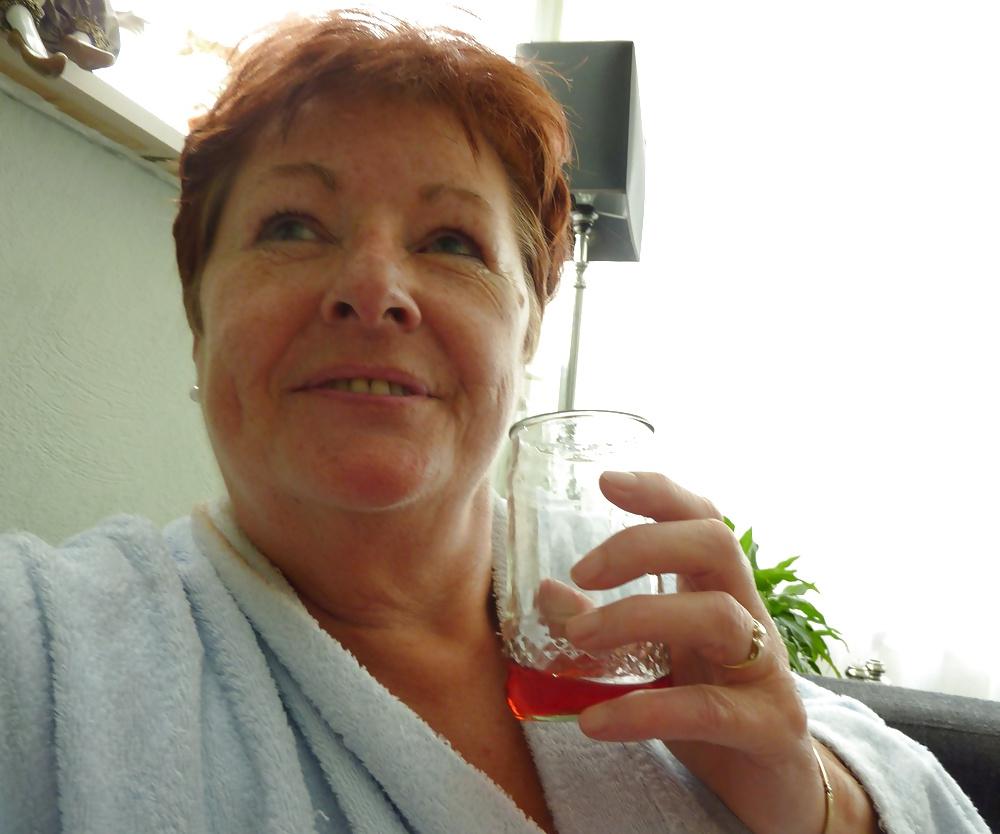 13P Nice woman of 58 years