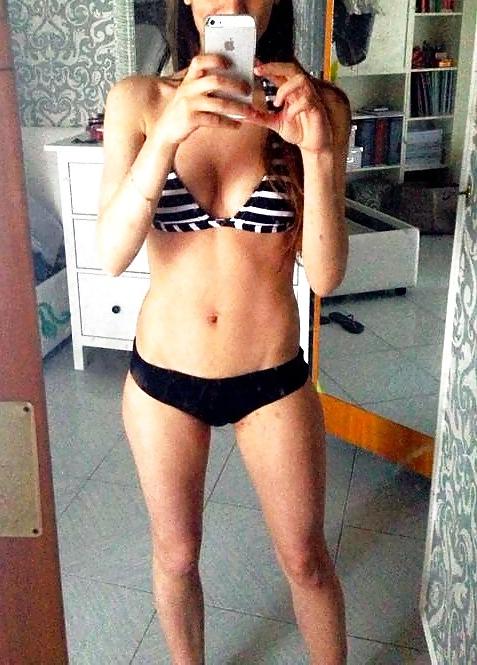 19P Italian ass teen bikini beach