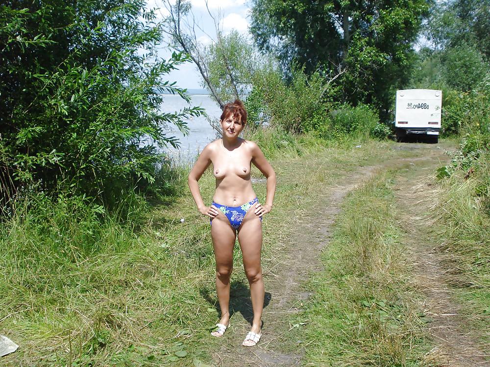 20P Naked beach 70.